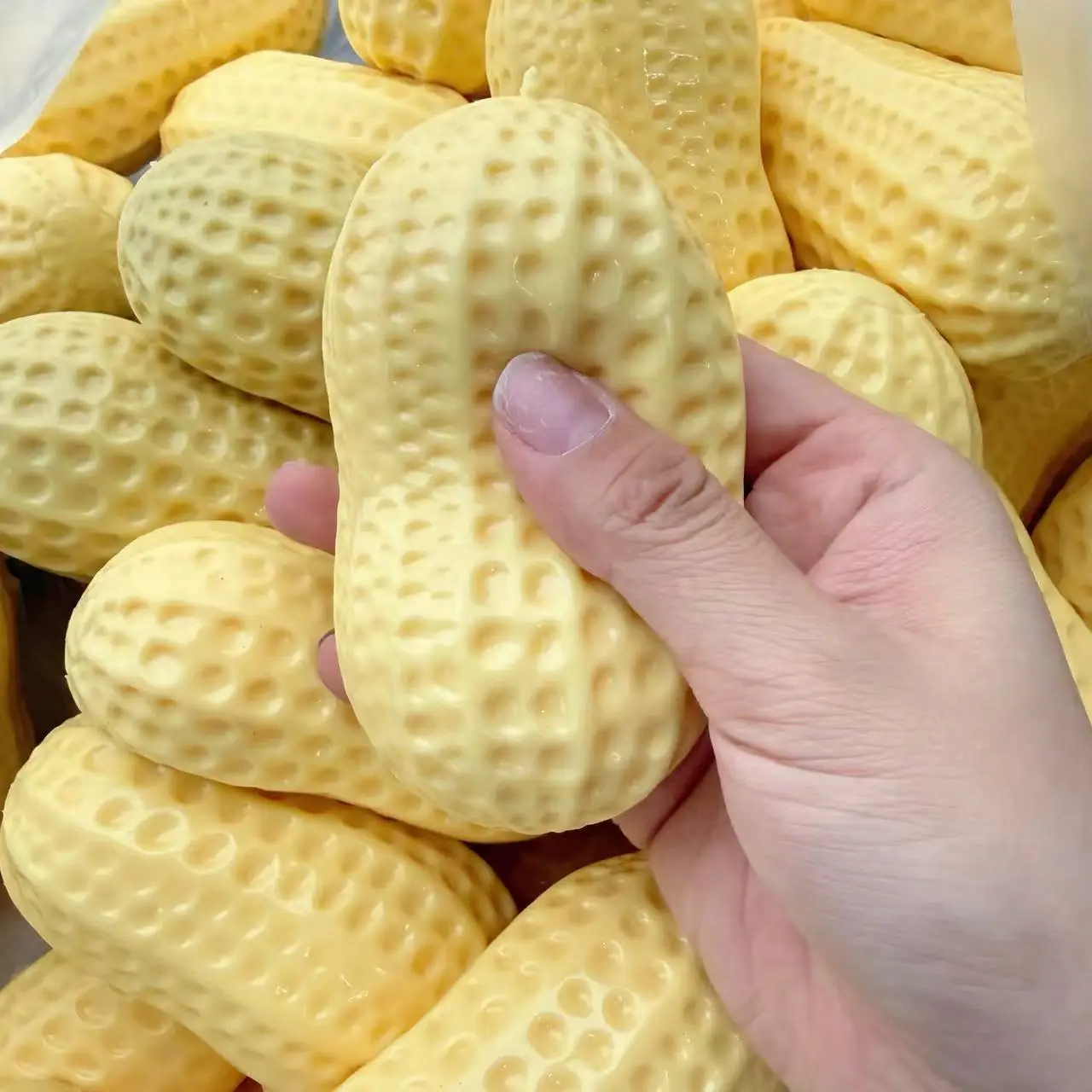 1pcs Big Size Peanut Squishy T - đánh giá và giá Party Games For Adults And Kids